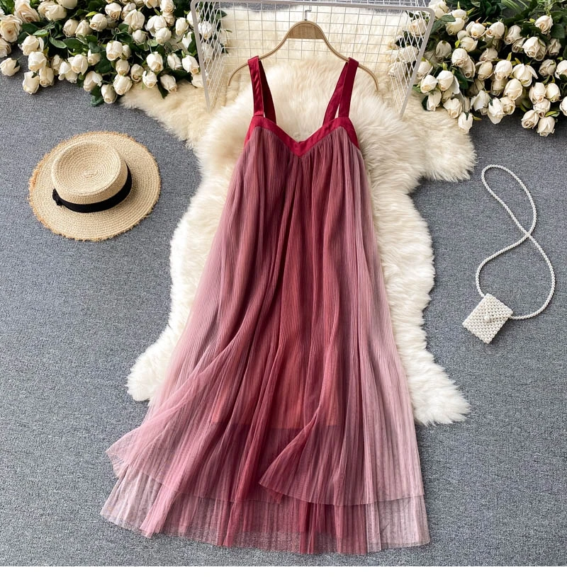 

Новая женская одежда на раннюю весну модная, удобная, универсальная и красивая