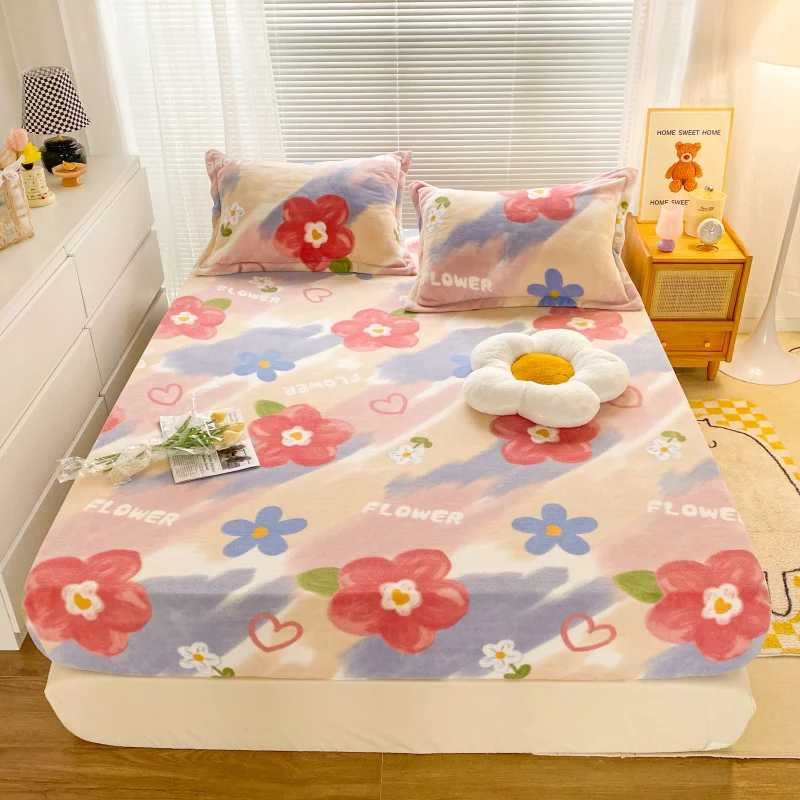 

Чехол на матрас с рисунком цветов из молочного бархата