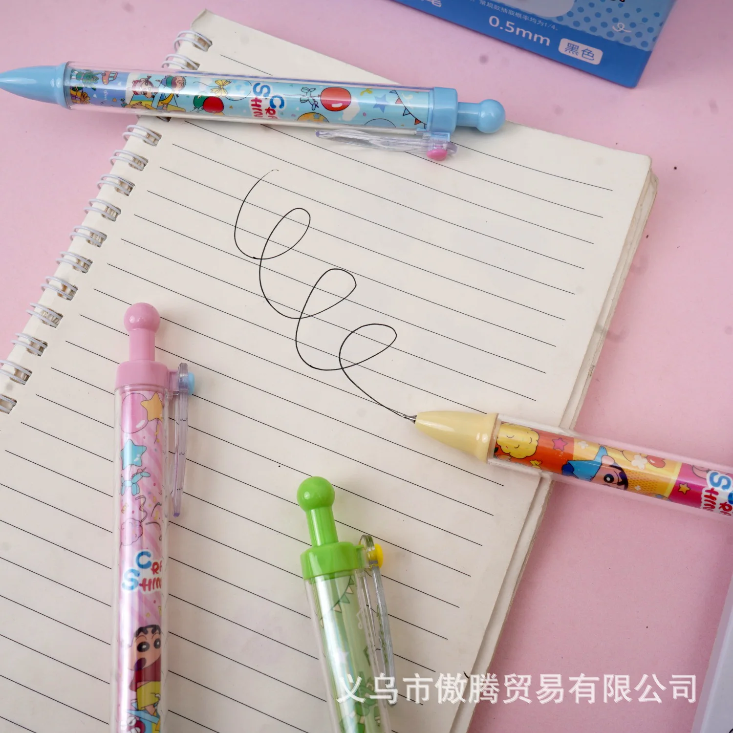 Фото Набор из 4 милых гелевых ручек Crayon Shin-chan, 0,5 мм, черные, для подписи, кавайные канцелярские товары, аниме-аксессуары для школы, креативные подарки №4