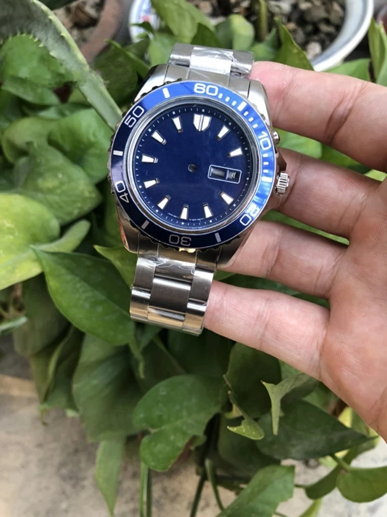 Чехол для часов из нержавеющей стали 44,5 мм с аксессуарами циферблатом, механическим ремешком из нержавеющей стали, безелью из сапфира и календарем для движения 46941/46943.