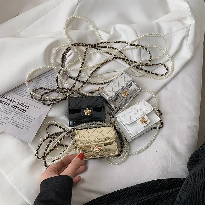 

Lipstick Pack Western Style New Fashion Pearl Chain Messenger Bag Rhombic Glossy Small Square Bag