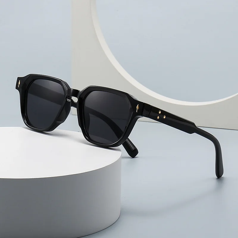 

Классические роскошные брендовые дизайнерские Квадратные Солнцезащитные очки для женщин и мужчин модные солнцезащитные очки винтажные панковские женские заклепки маленькая оправа оттенки