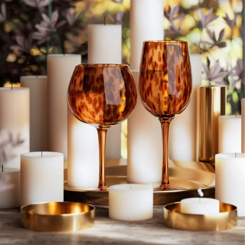 Стакан для красного вина ручной работы с янтарным леопардовым принтом