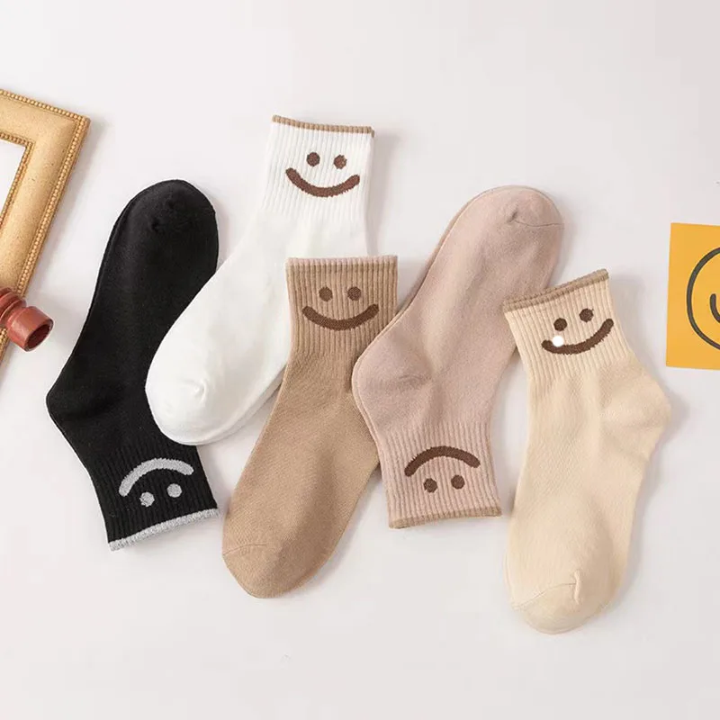 

5Pairs/Lot Womens Spring Autumn Crew Socks Lovely Smiling Face Female Middle Tube High Qaulity Rib Welt Ladies Cotton Cute Style