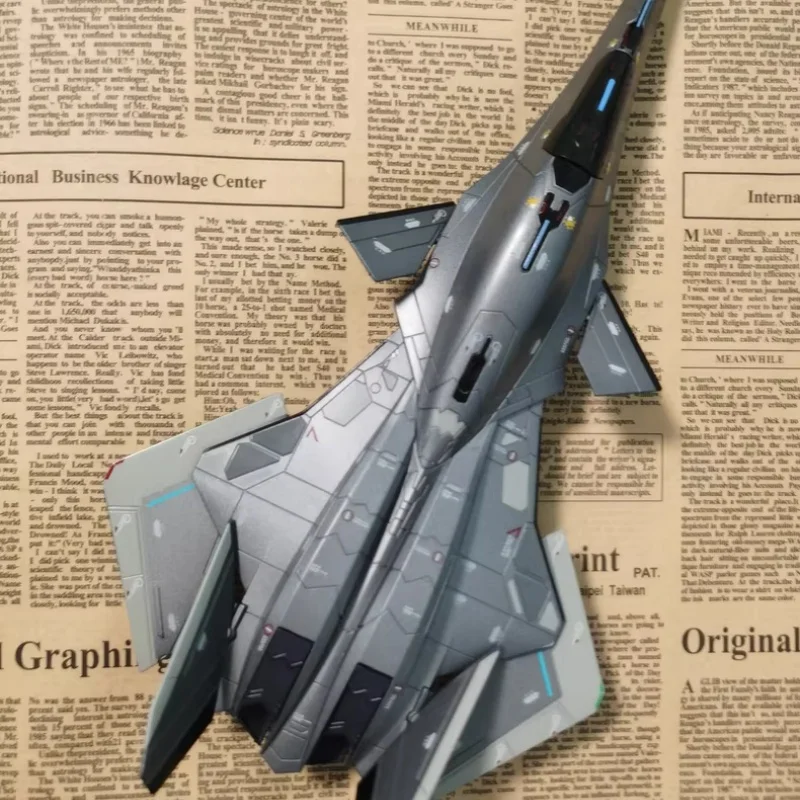 Фото Коллекционный сборный набор военного самолета Hukua Model 1/144 Scale Baidi Aerospace Fighter (план South Gate) для настольной демонстрации №1