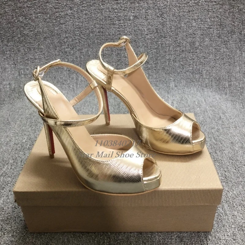 Сексуальные женские сандалии с открытым носком золотые текстурированные на