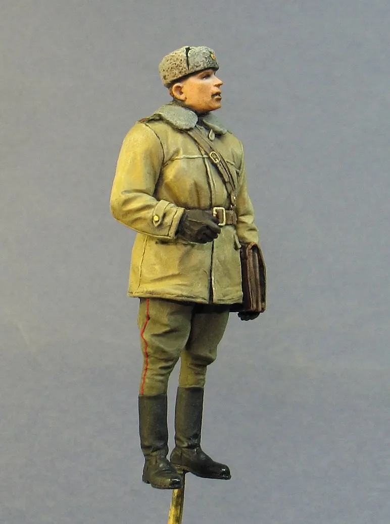 

1:35 Scale Die Cast Resin Figure Model Assembly Kit Soviet Tank Officer Unpainted Free Shipping (1 Person)