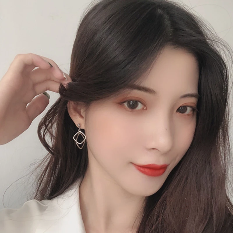 

Геометрические Квадратные полые металлические висячие серьги-подвески для женщин и девушек, темпераментные серьги, аксессуары, подарки