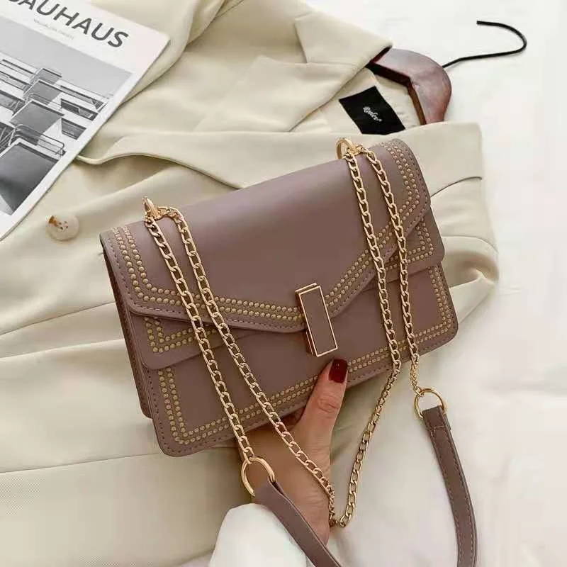 

2023 new embroidery thread female bag Korean fashion trend one shoulder messenger bag lock chain bag
