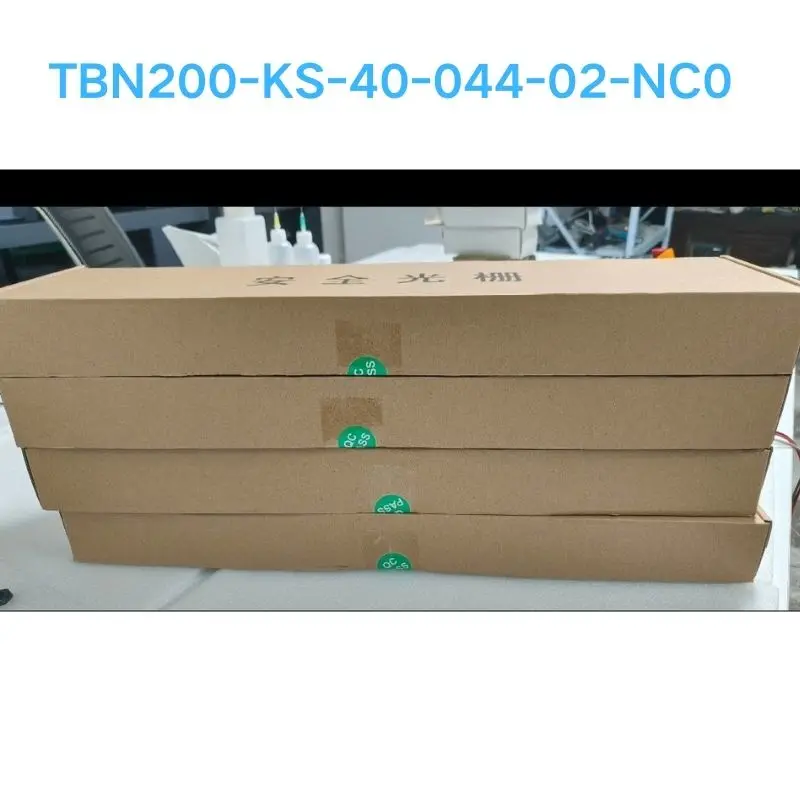 НОВАЯ безопасная решетка TBN200-KS-4044-02-NC0 быстрая доставка