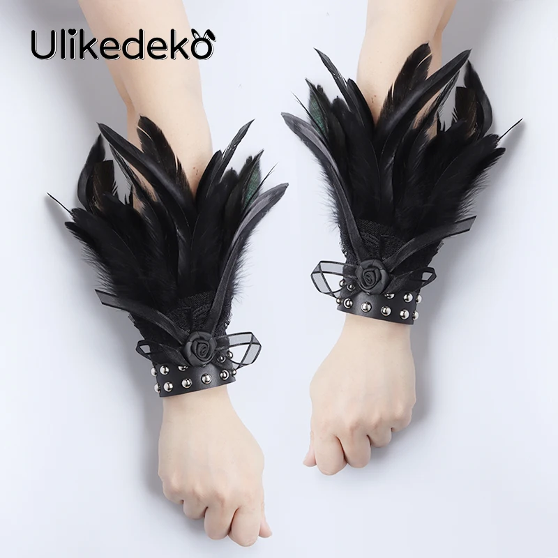 

Кожаный браслет на запястье, в готическом стиле