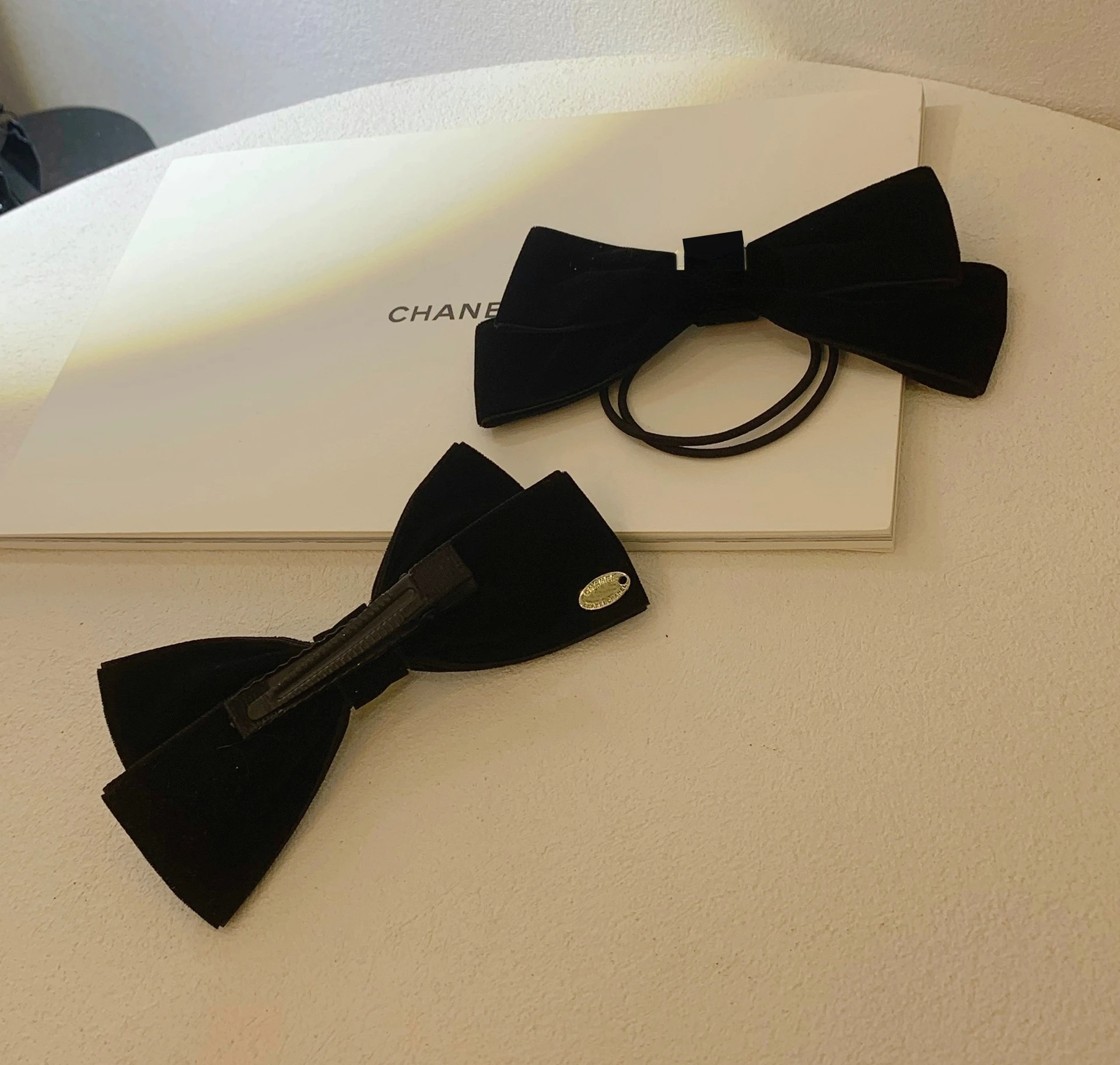 

2022 NewNew velvet black retro fragrance home temperament bow girl hair accessories bangs clip