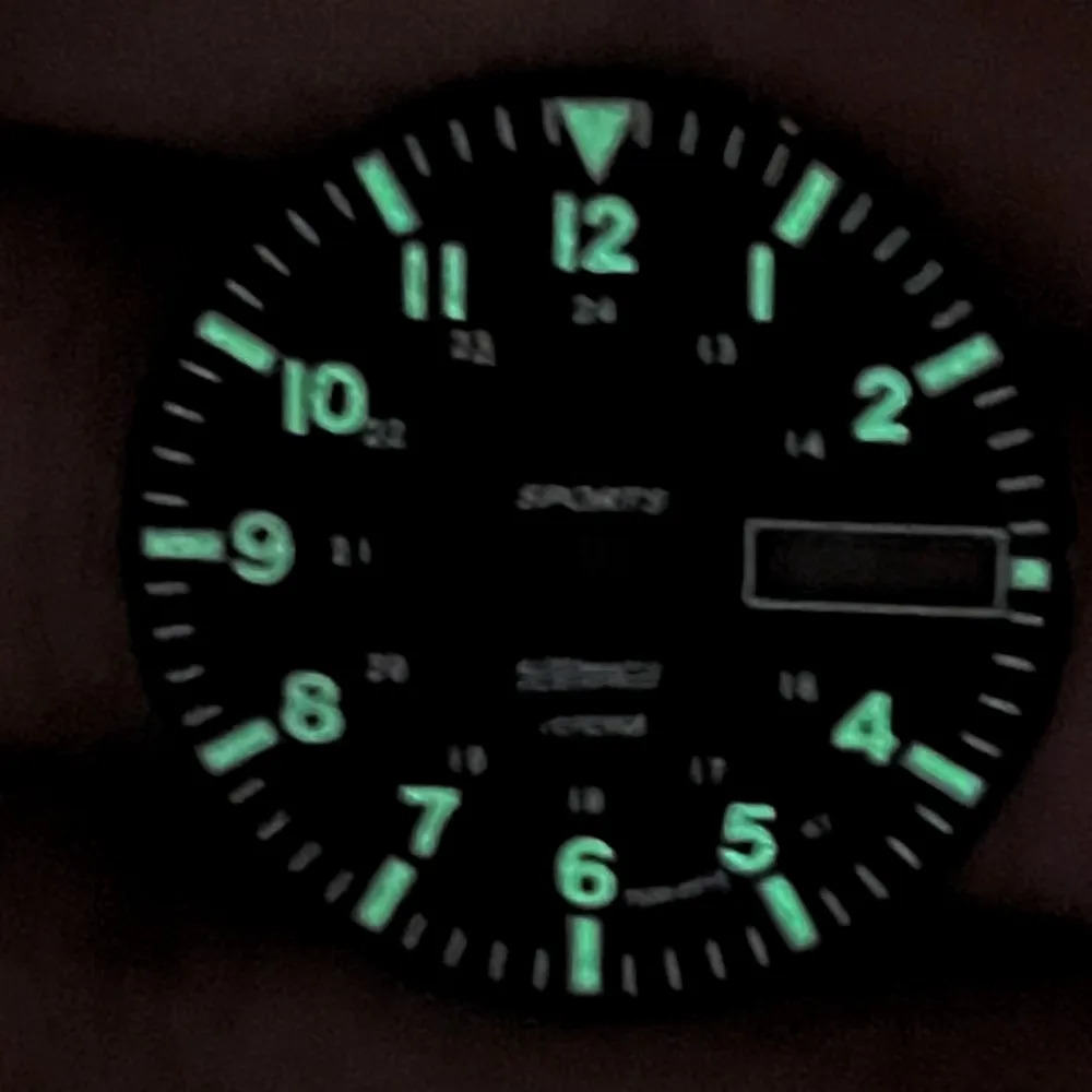 Pointer size: 8.5mm/12.5mm/13mm Luminous color: green light Applicable movement model: NH35/NH36/NH34 (automatic mechanical move