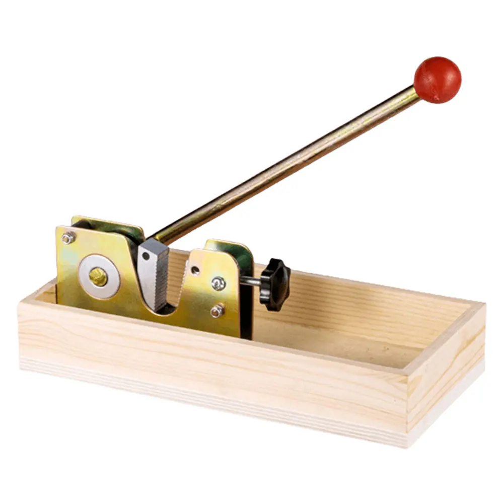 Ручные щипцы для орехов миндаля