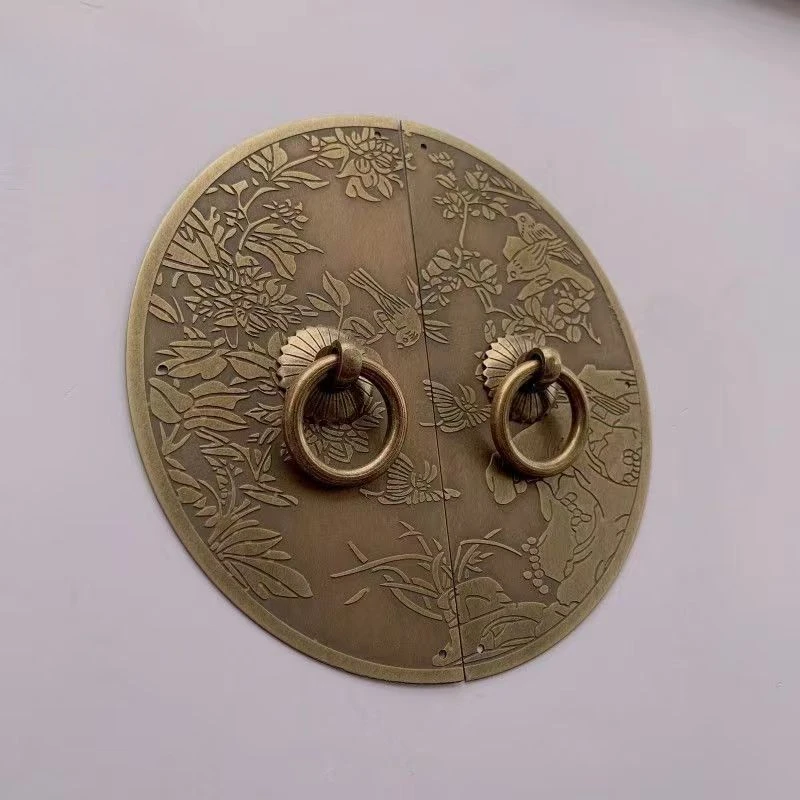 

Латунные ручки для шкафов COTOM