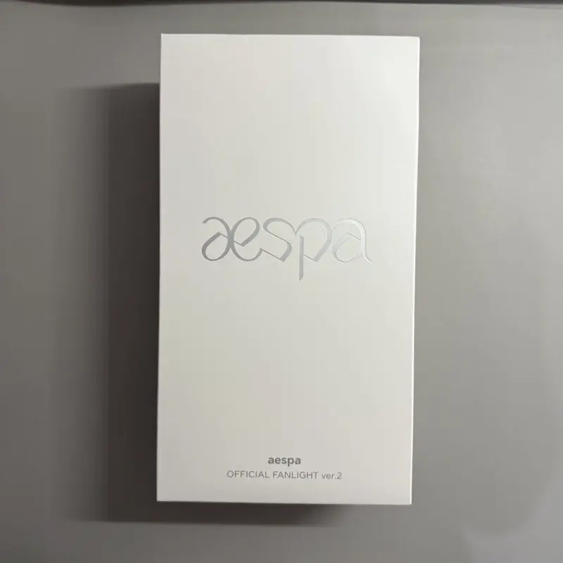 Фото Коллекционный фонарик-лайтстик AESPA для концертов K-pop, ручной фонарь с подсветкой, флуоресцентный подарок для фанатов КАРИНЫ, ЖИЗЕЛЬ, УИНТЕР, НИННИНГ. №3