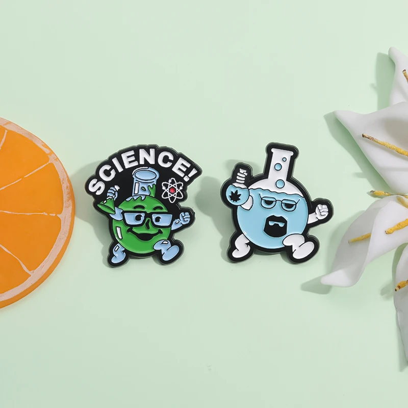 Брошь с эмалью в виде мультяшного научного химиката забавные креативные