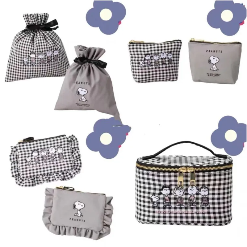 

Новинка 2022, мультяшная сетчатая косметичка Snoopy, милая сумка для хранения с вышивкой, маленькие предметы, портативные, подарок на день рожден...