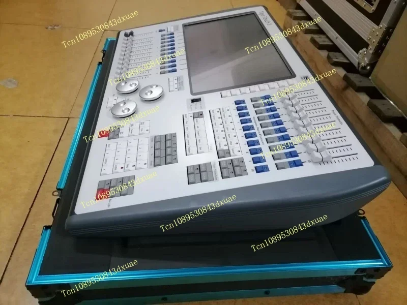 Фото Контроллер освещения Tiger Touch II Avolite DMX, контроллер Titan Light DMX512 для управления дискотеками, клубами, сценическими шоу и вечеринками, с кейсом для транспортировки. №4