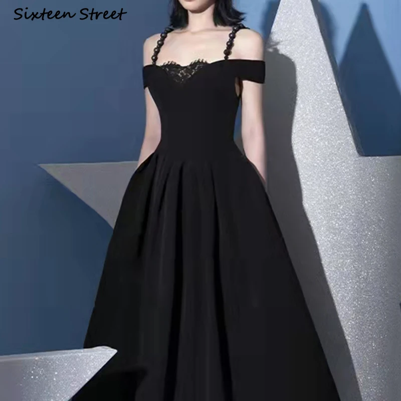 

Черное женское летнее облегающее платье на бретельках без рукавов с отделкой бисером