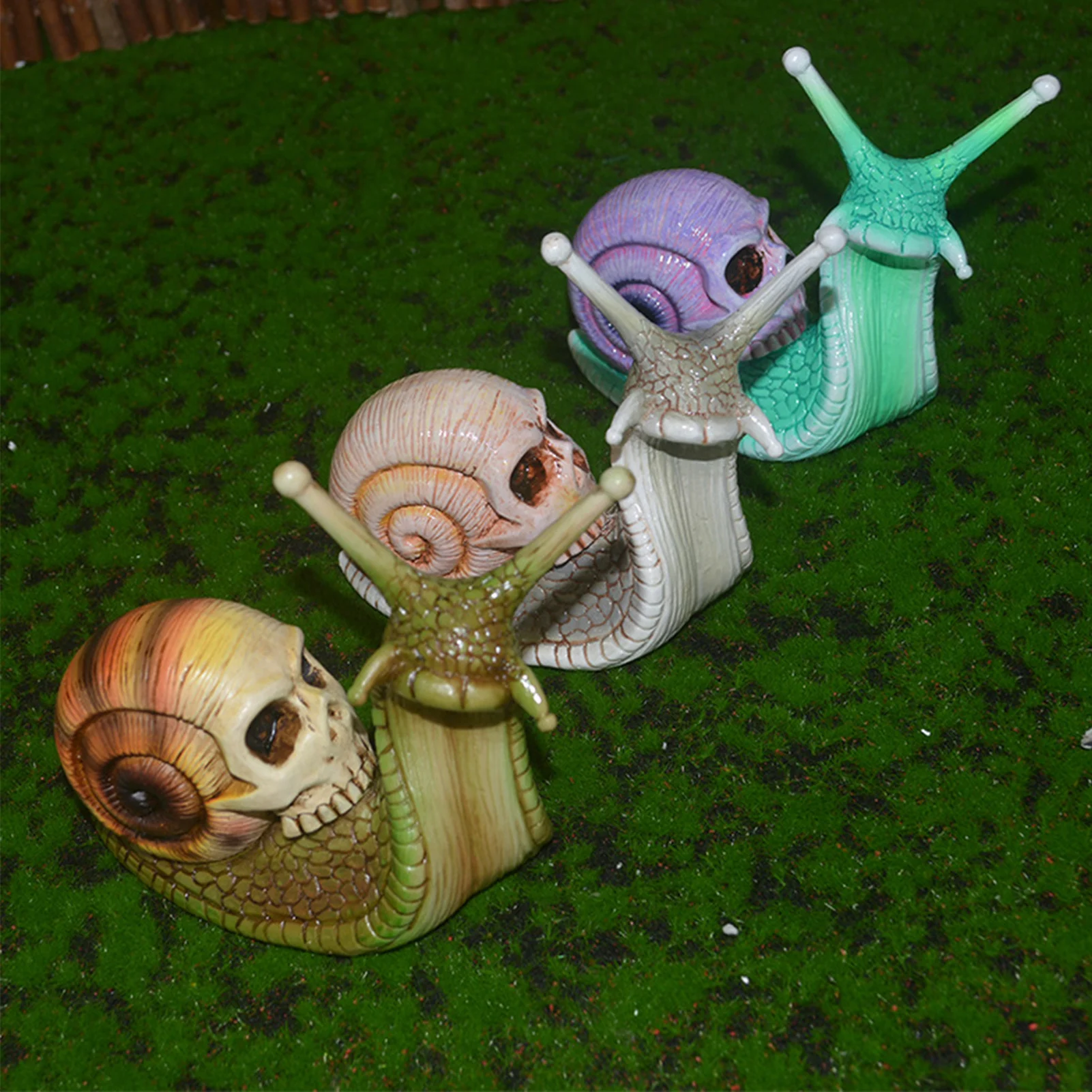

Gothic Decoration Snail Statue Patio Halloween Figurine Crafts Horror Skeleton Desktop Snail Skull Sculpture Ornament Decor