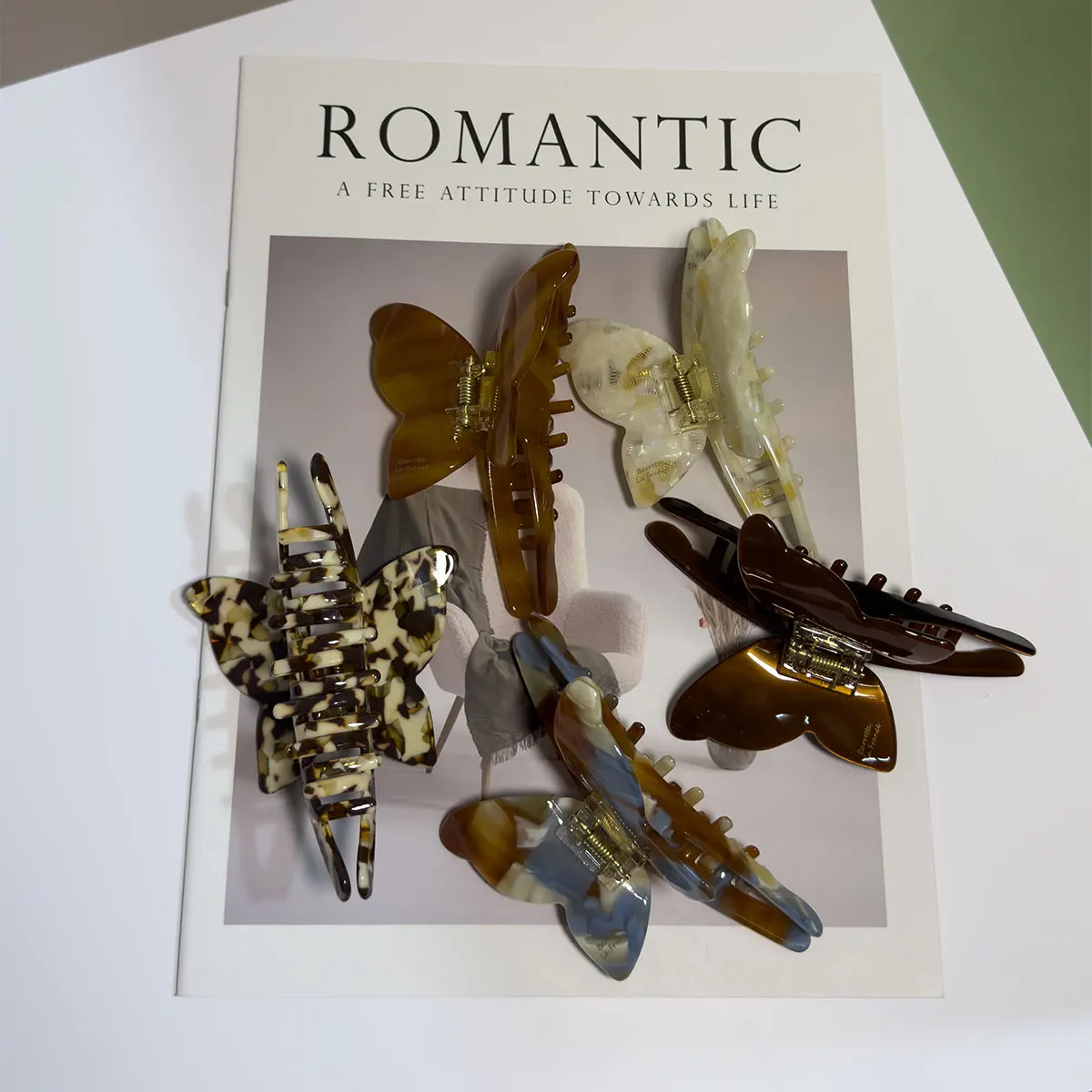 Французский мягкий коготь для волос с урексидной кислотой и крыльями бабочки