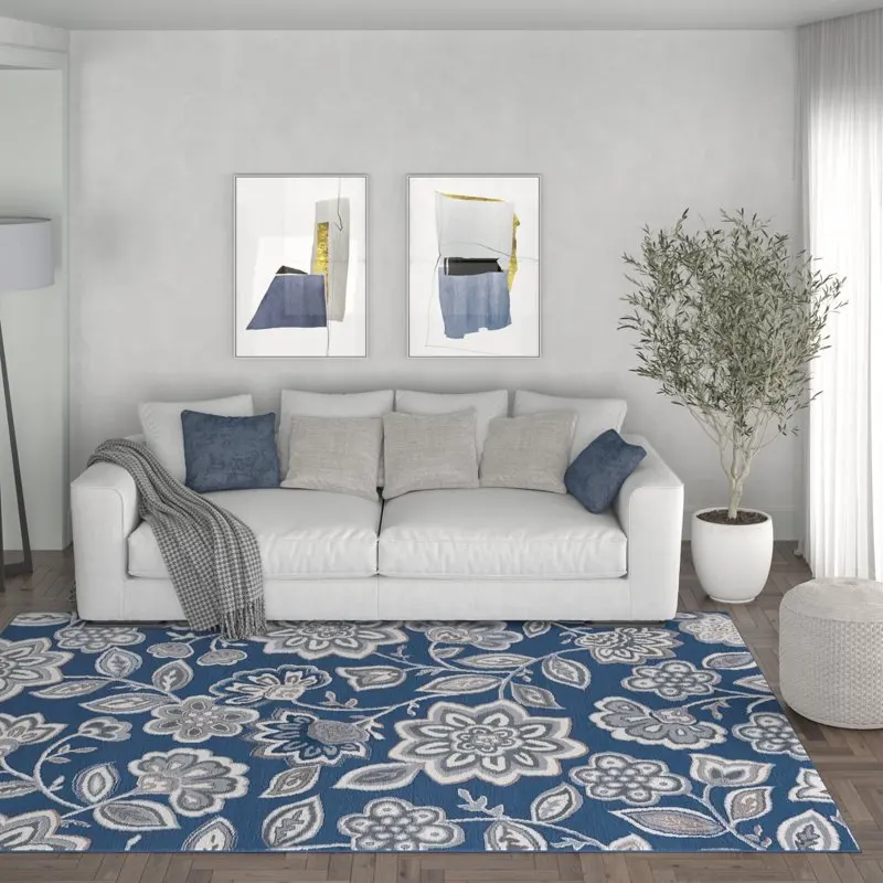 

Transitional Navy and Cream Area Rug, 5' x 7'