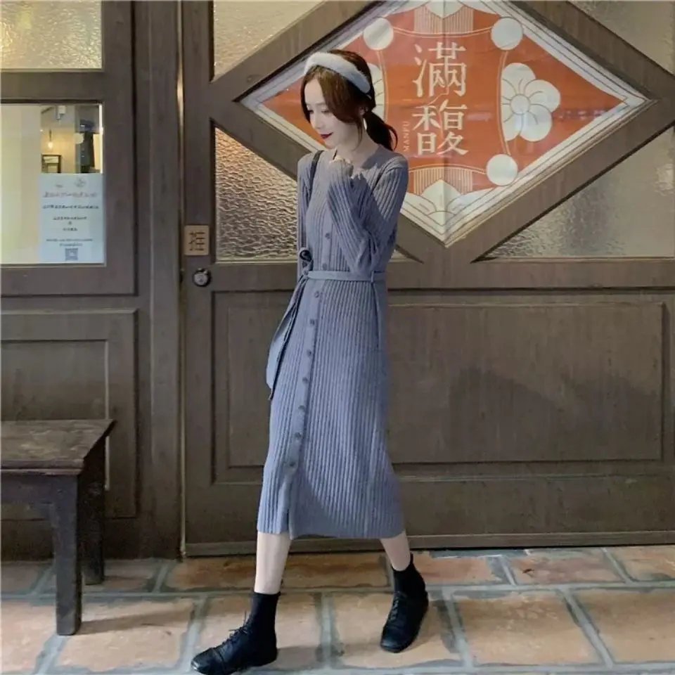 

2022 Women's Autumn Winter French Long Knit Dresses Female Single Breasted Sweater Vestidos Ladies V-Neck Straight Dress Q280