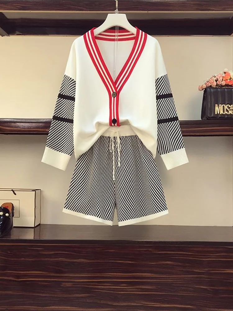 

Женский трикотажный комплект, контрастный вязаный кардиган с V-образным вырезом, клетчатые шорты, комплект из 2 предметов, Женская Повседневная Свободная трикотажная одежда, весна 2023