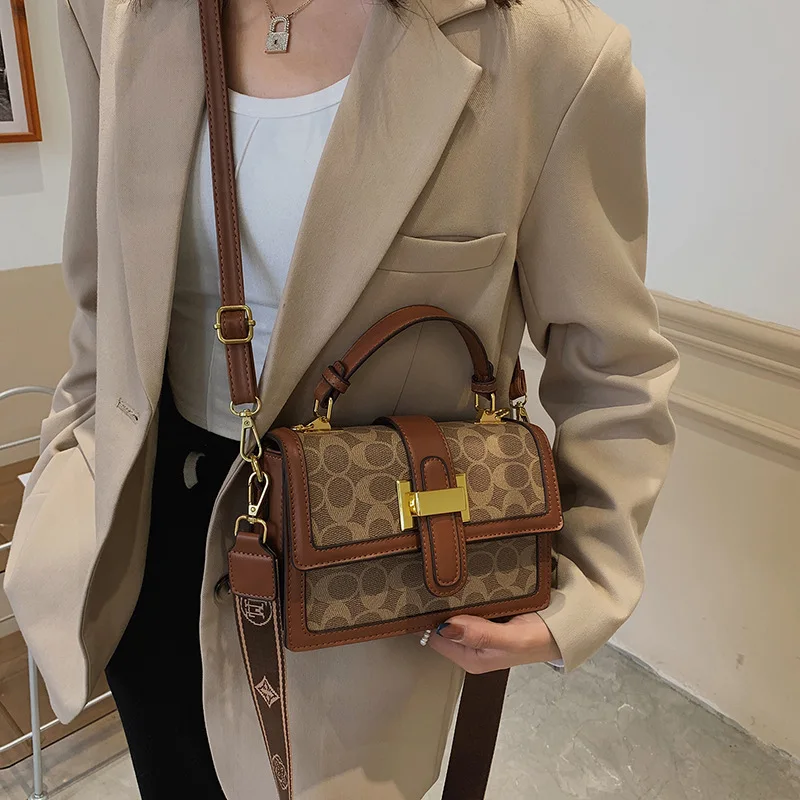 Bag 2022 new women's bag fashion net red texture small square bag niche design retro print single shoulder crossbody bag