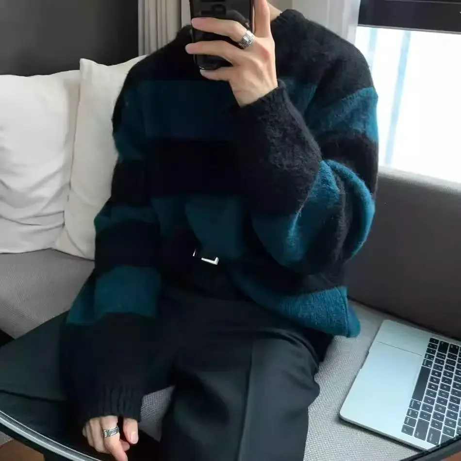 Мужской свитер с круглым вырезом и цветными блоками мягкий эластичный вязаный