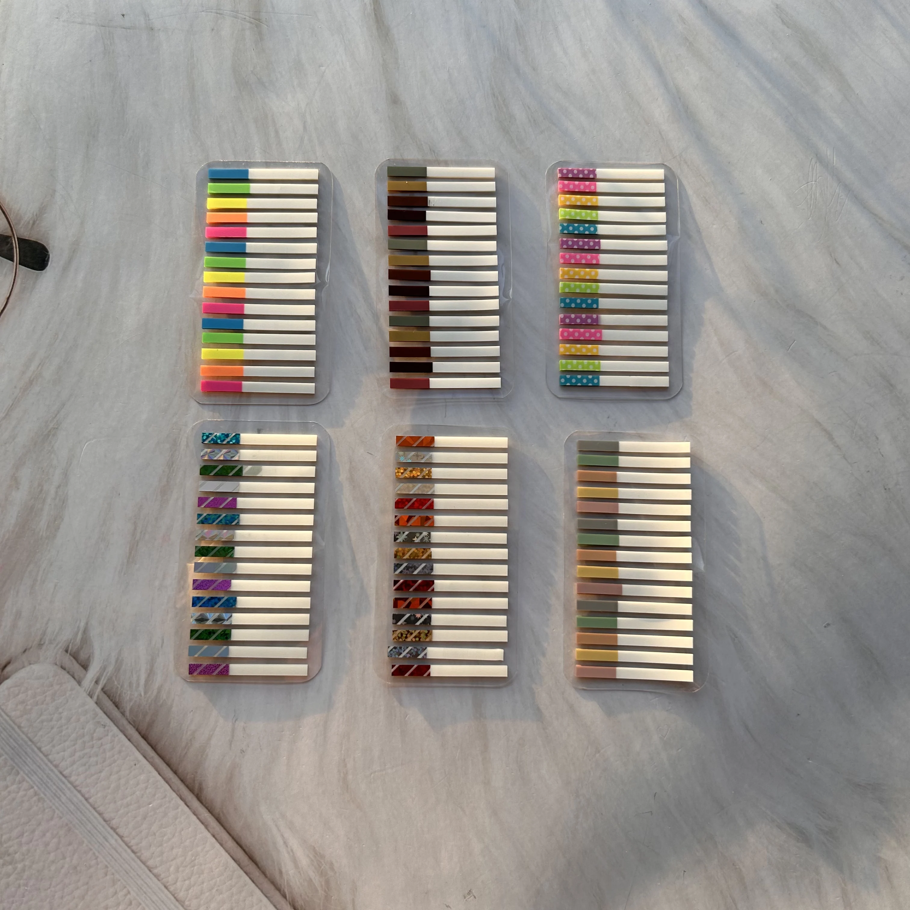 

KindFuny цветные прозрачные полоски для заметок