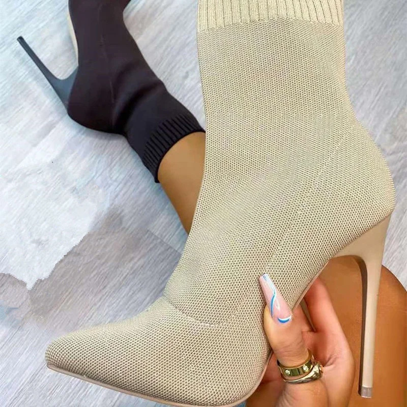 

Новинка, роскошные женские туфли-носки, женские ботильоны из эластичной ткани, ботинки челси на высоком каблуке с острым носком, без шнуровк...
