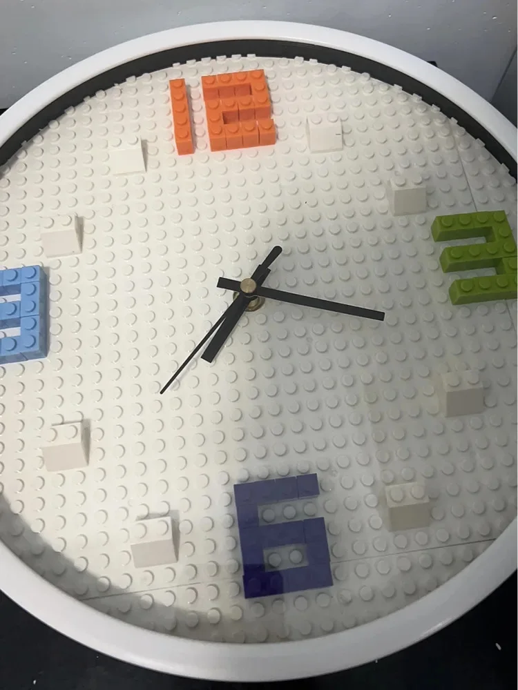 

Настенные часы из пластиковых блоков 12 дюймов