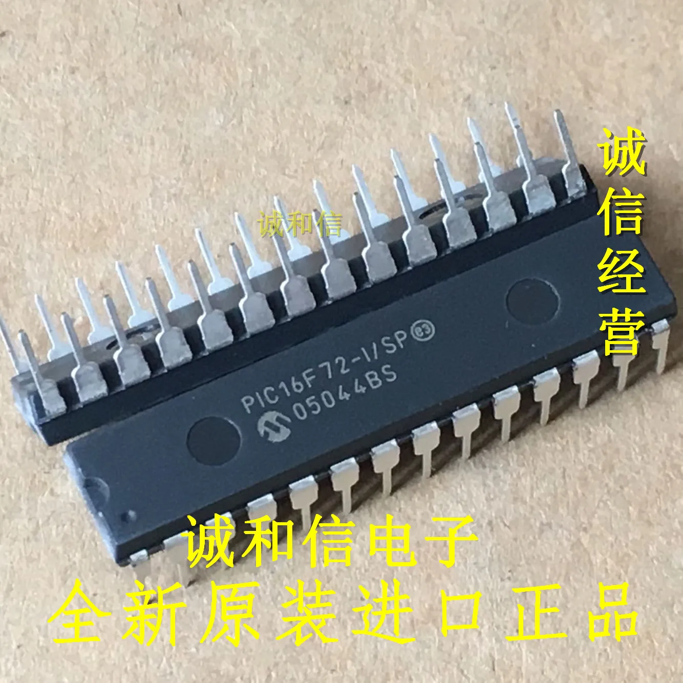 

10 ~ 50 шт./партия, оригинальный новый микроконтроллер PIC16F72 PIC16F72-I/SP DIP28