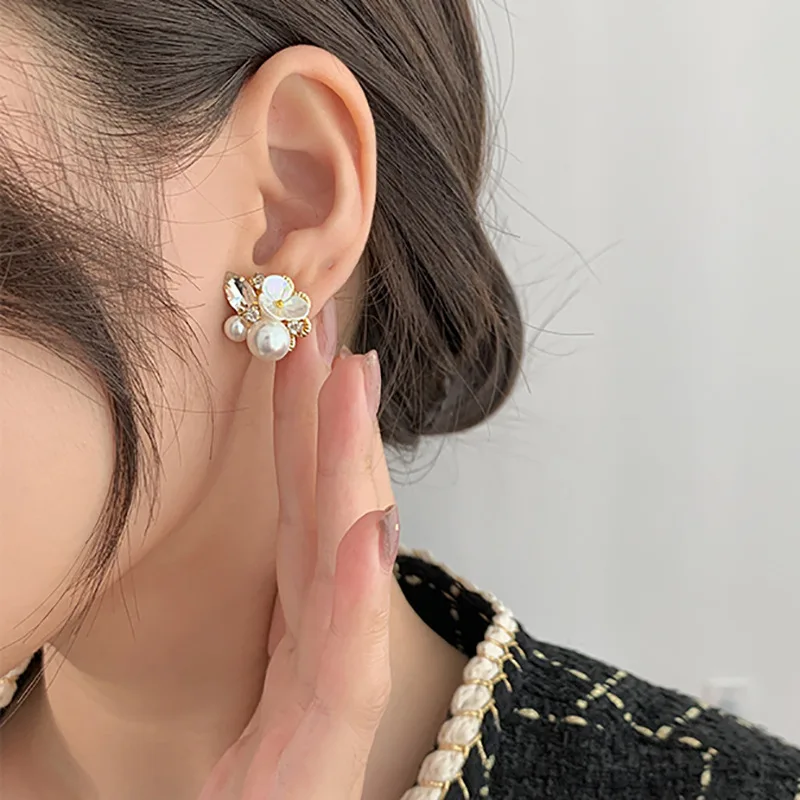 

2023 New Shell Shape Flower Stud Earrings For Women Korean Elegant Imitation Pearl Earring Party Jewelry Girl Accessories