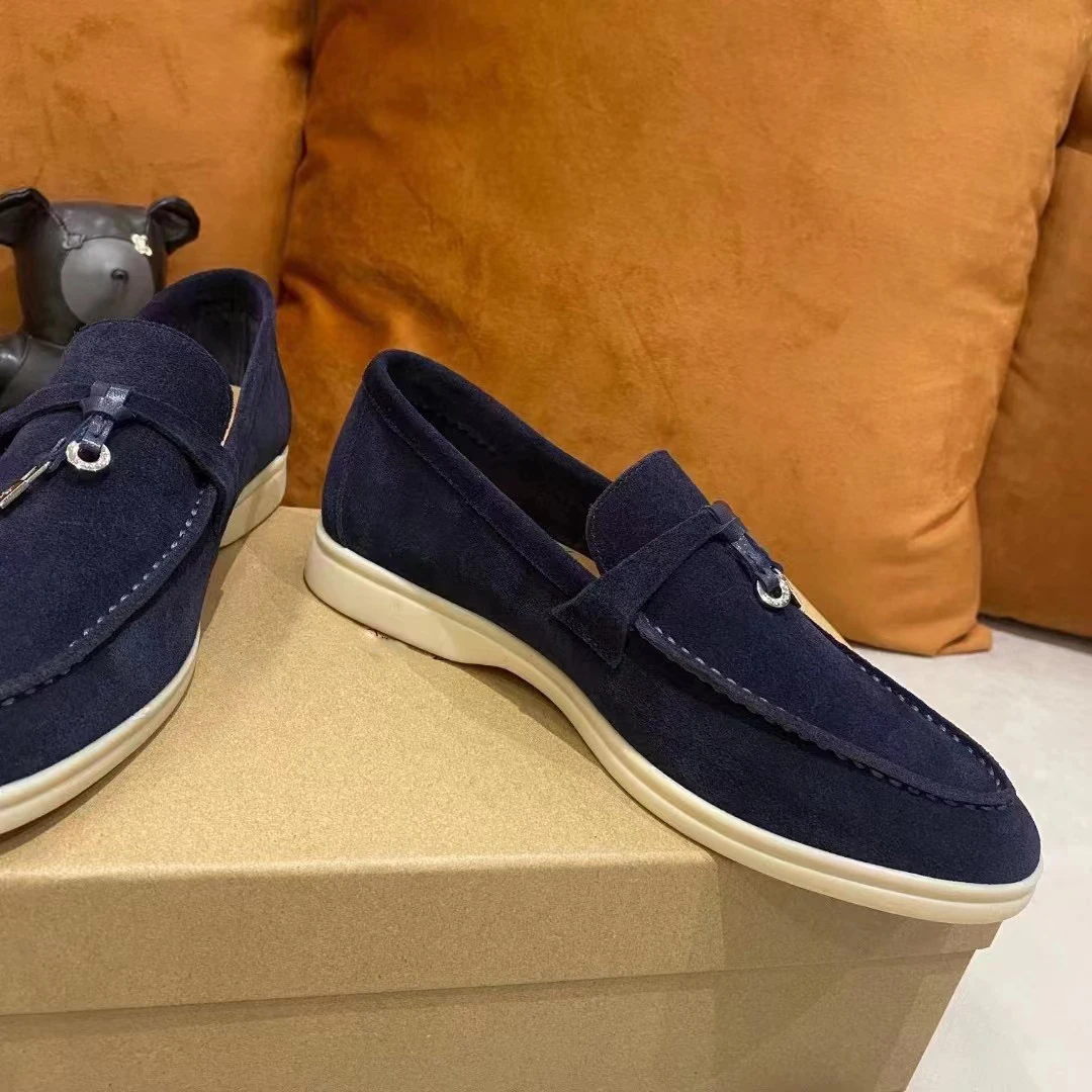 Top Quality New Women's Cashmere Casual Fashion Loafers Spring Autumn Flat Comfortable Lock Fringe Fashion Pointy Flat Shoes.