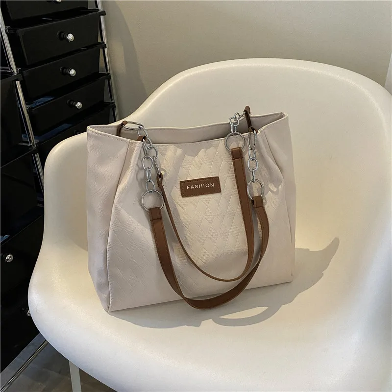 

Large Capacity Bag Female Bag 2023 New Spring Senior Sense Niche Class Commuting Bag Everything Single Shoulder Tote Bag