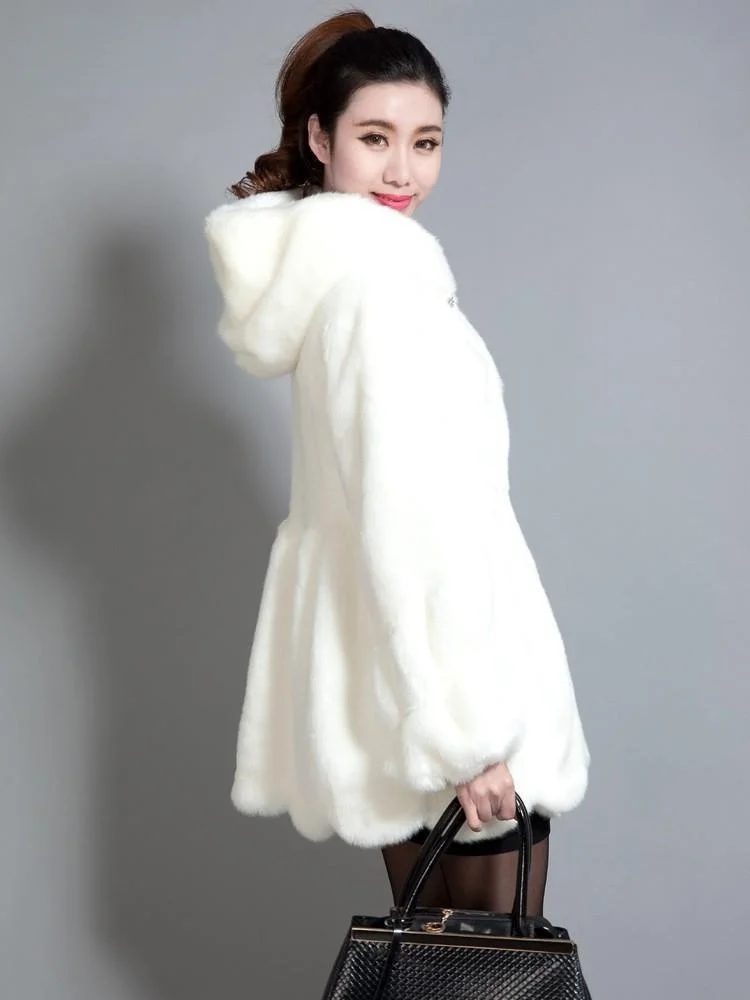 2021 Women Full Sleeve Warm Winter Fluffy Fur Jacket Female Overcoat Loose Fit Hooded Whole Skin Fake Rabbit Fur Coat Fashion
