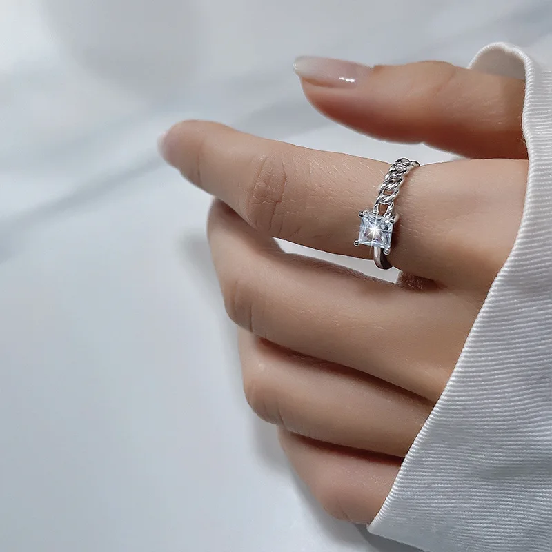 

Gselling простое индивидуальное соединение цепей геометрические открытые кольца подарок девушке предложение сверкающие квадратные циркониев...