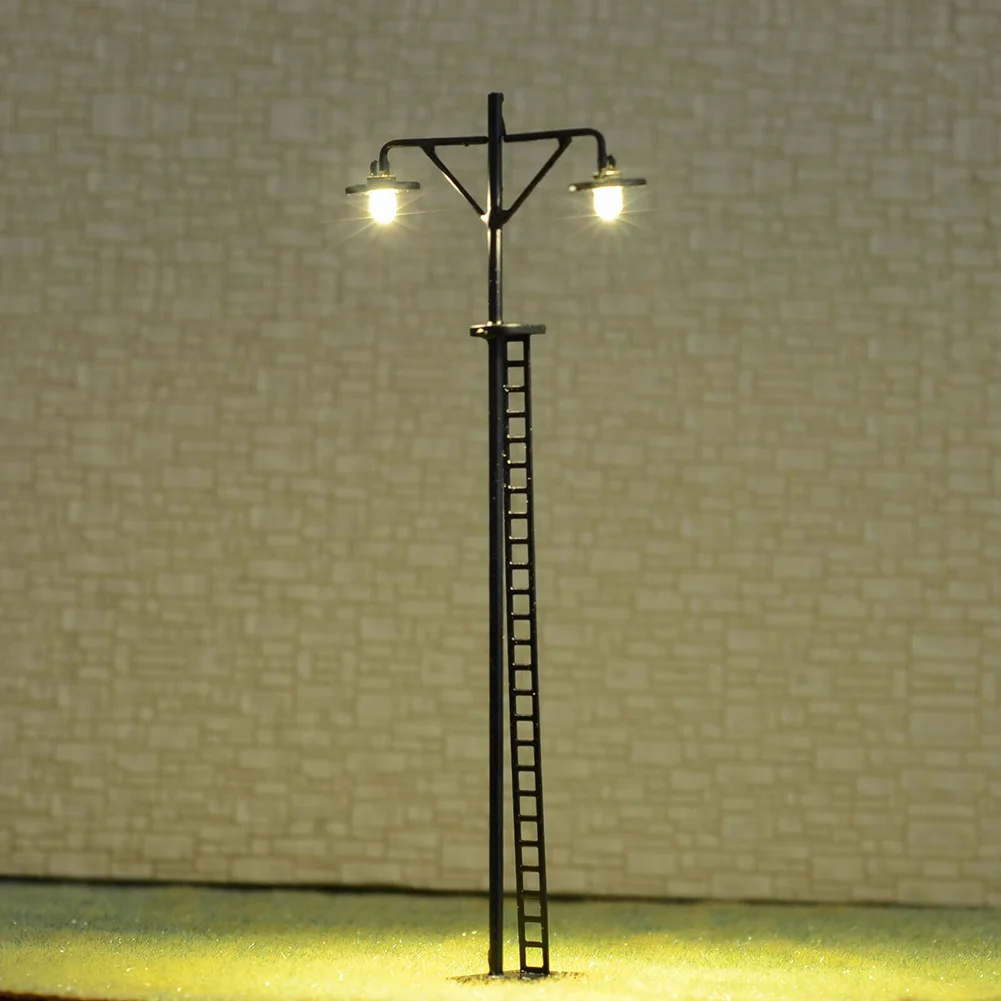 

4pc HO Scale LED Yard Light Model Train Railroad Street Station Lamp Post Model Railway Antique Lamp Garden Street Light
