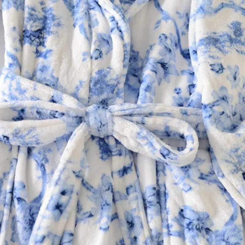 Ladies Pajamas Winter Flannel Robe Print Fashion Warm And Thick Nightgown