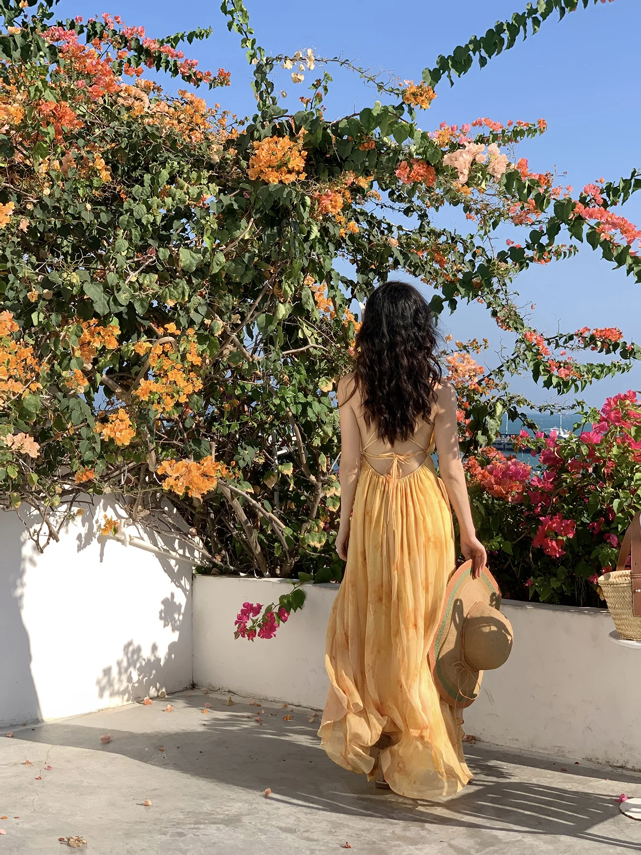 Длинное летнее платье для путешествий и пляжа