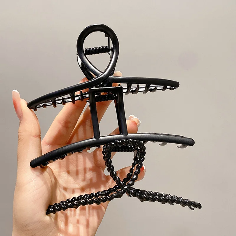 

Simple Black Metal Large Woman Hair Clip Korean Fashion Geometric Crab Hair Clamps Barrette Hairpin Accessories Haarclip Dames
