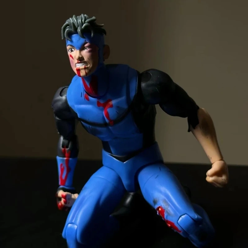 Фото В наличии: Оригинальная фигурка Марка-Непобедимого от Jada Toys, масштаб 1/12, с боевыми повреждениями, лимитированная серия SDCC, для взрослых коллекционеров. №4