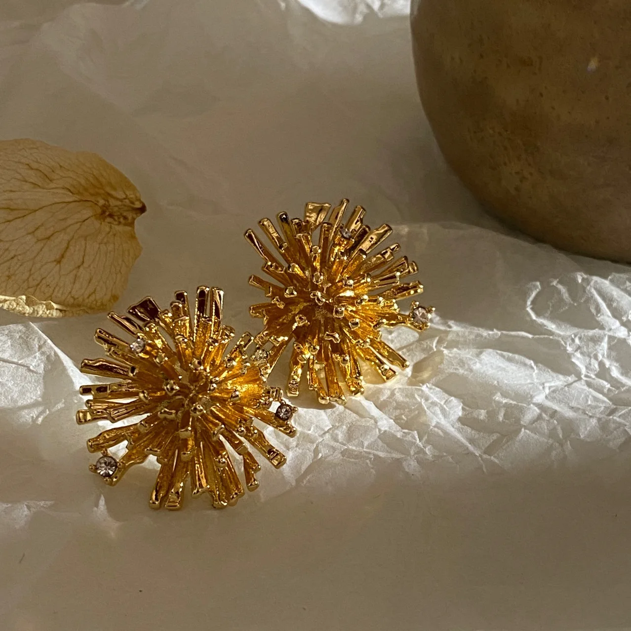 

Летние Новые несимметричные серьги в виде фейерверка, простые серьги, 925 игольчатые серьги, женская мода