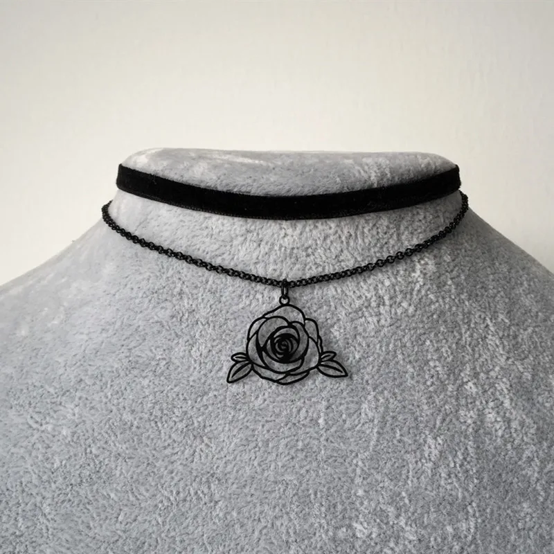 

Gothic Black Rose Charm Women's Choke Fashion Punk Jewelry Girl Ball Party Valentine's Day Gift Velvet Multi Layered Necklace