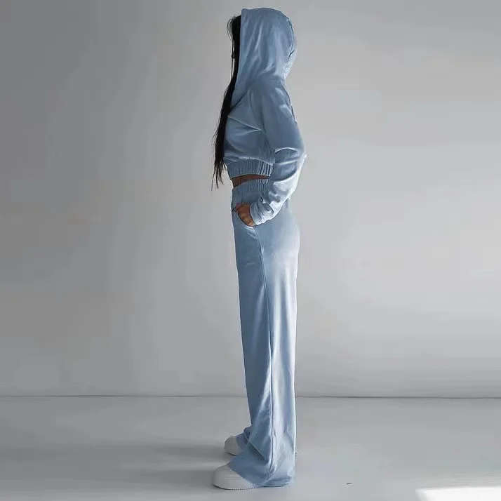 Женский спортивный костюм с капюшоном и длинным рукавом