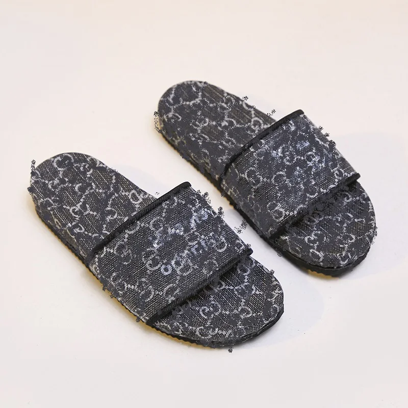 

European and American style 2022 spring and summer large size flip-flops wear thick-soled slippers