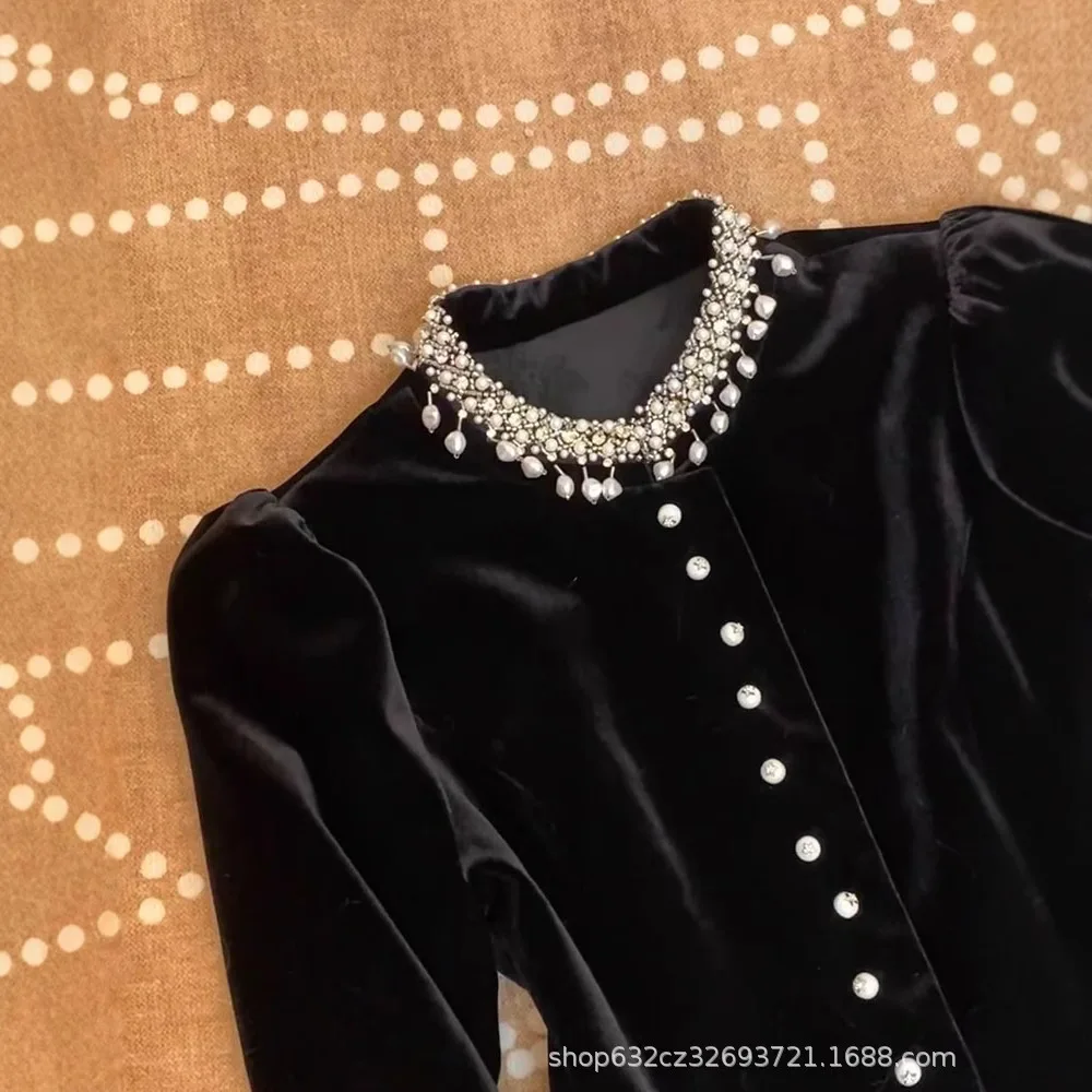 Черная бархатная куртка премиум-класса с объемными рукавами и бусинами женская